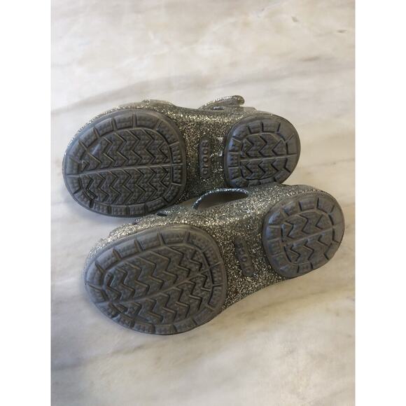 Crocs Baby Infant Girls Isabela Charm Sandal Sz 7 Silver Glitter Sunflower Shoe - Picture 2 of 3
